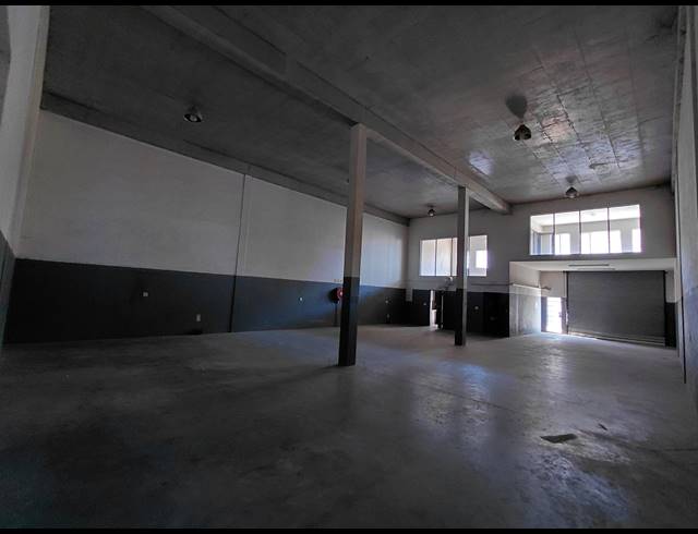 342M² WAREHOUSE TO LET IN POMONA